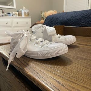 Low top all star Chuck Taylor’s